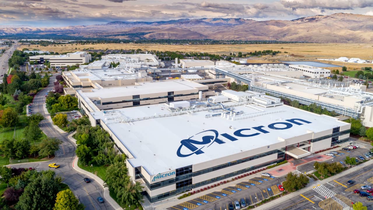 Micron stock falls as it faces a fresh Chinese memory-chip threat