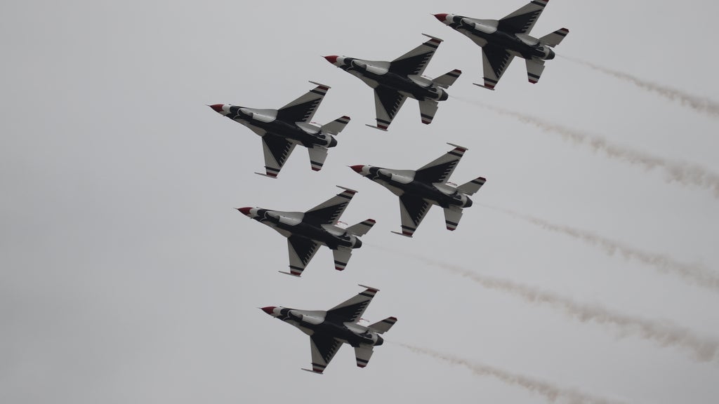 2026 Chicago Air & Water Show practice begins as weather threat lingers ...