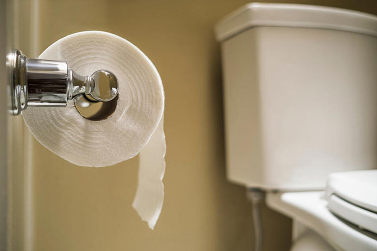 12 tacky home decor mistakes guests spot right away