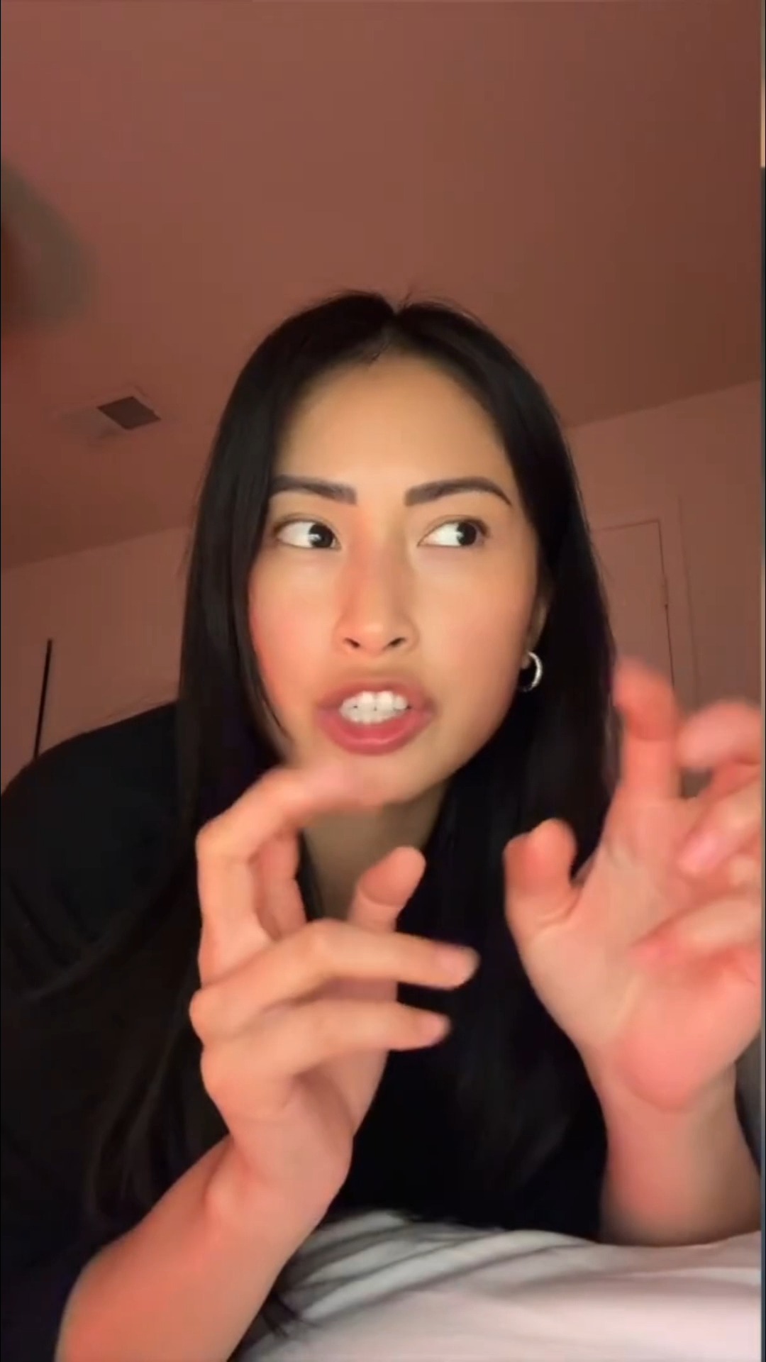 Subtle red flags in women that men need to avoid