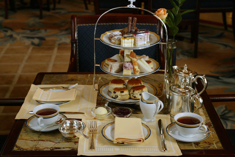 British vs. American etiquette: How your table manners give you away
