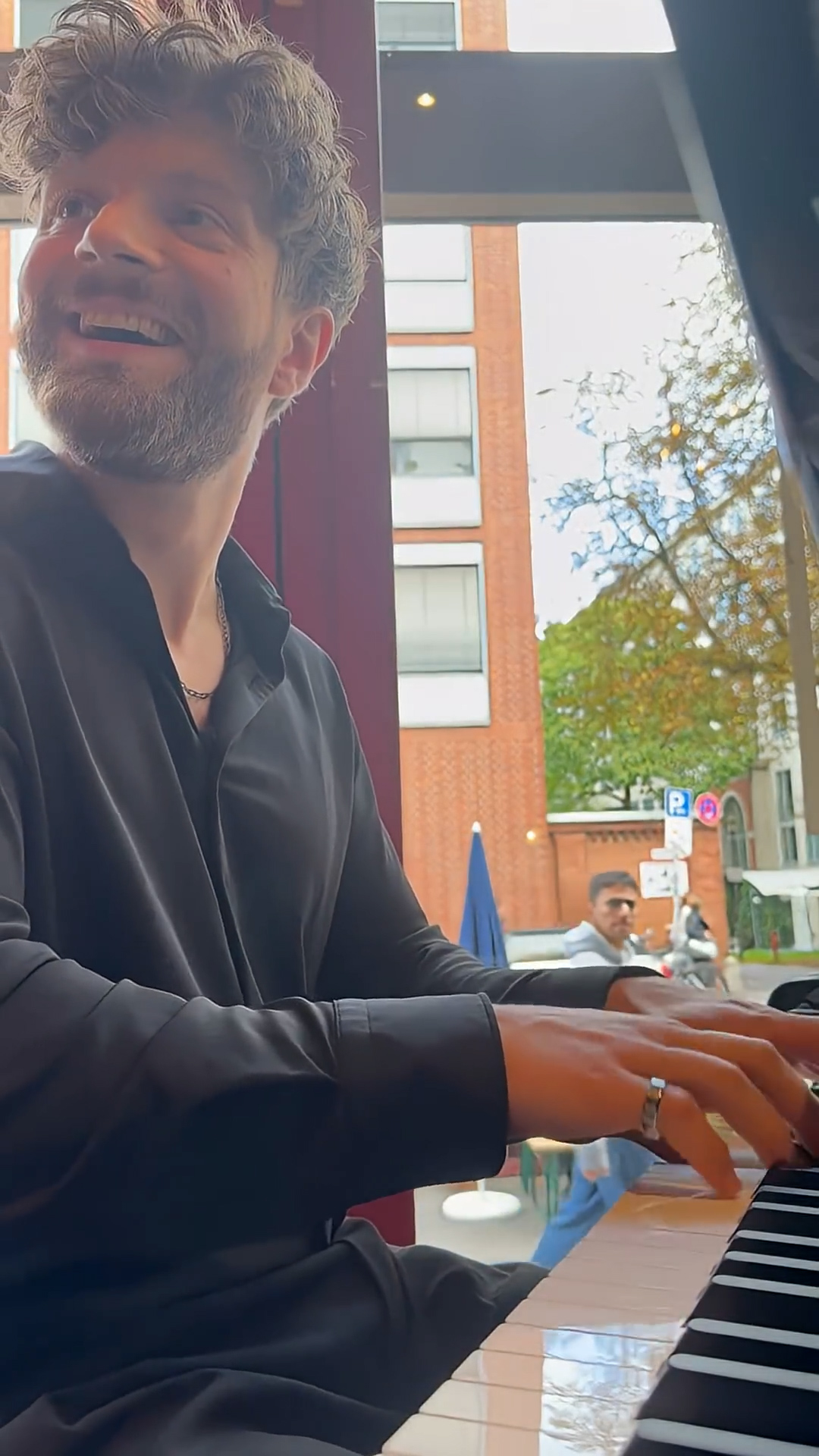 Classical piano captures everyone’s attention