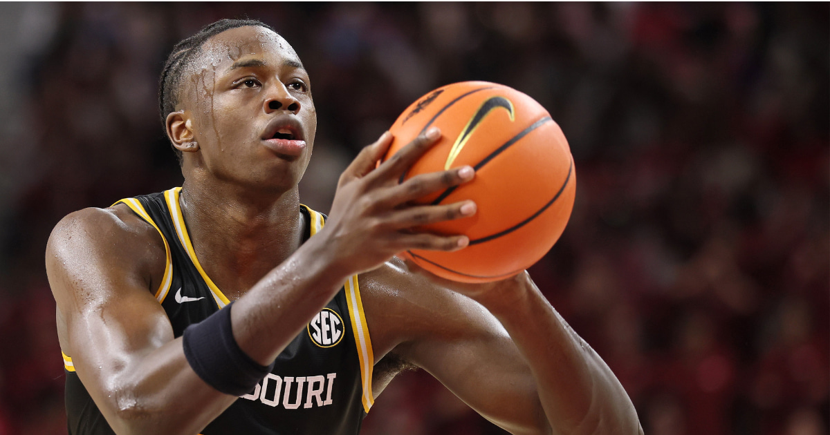 Bio blast: Missouri forward Mark Mitchell