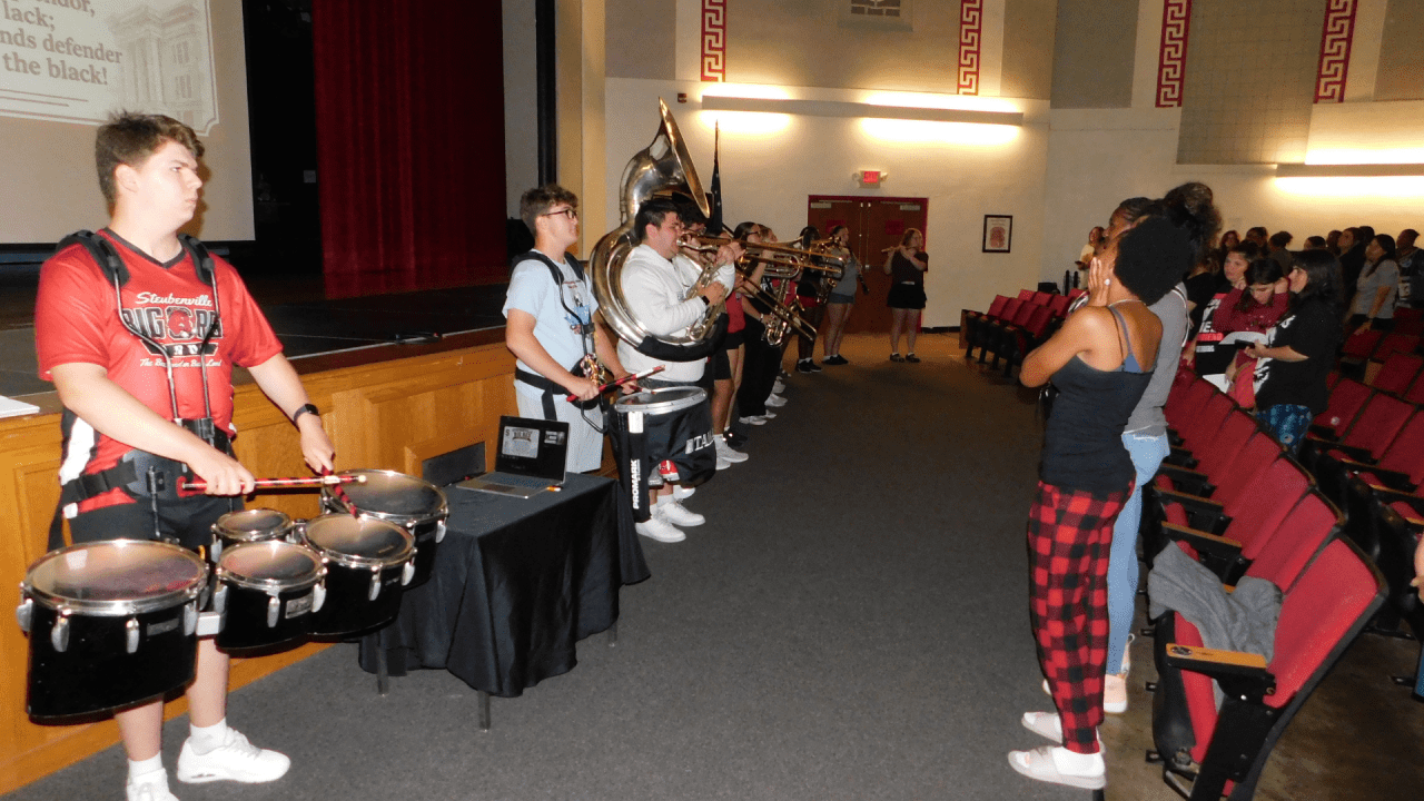 Incoming freshmen students tour Steubenville High School