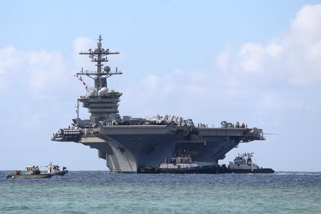 Thủy thủ tàu sân bay USS Abraham Lincoln rơi xuống biển, được cứu trong vòng một giờ