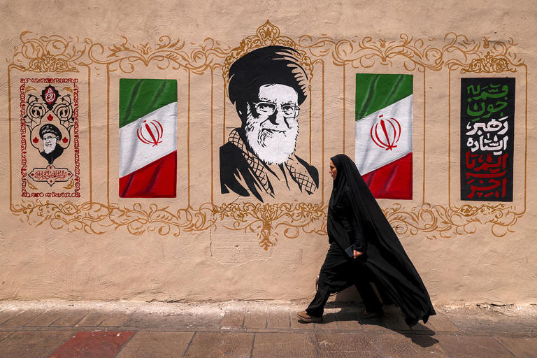 US threatens Iran with 'economic isolation, like the world has never seen'