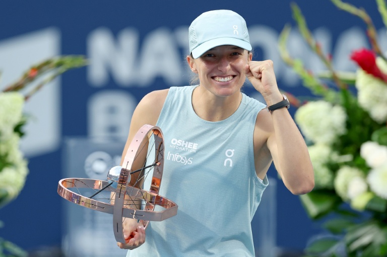Tennis: Swiatek bat Rybakina et remporte le WTA 1000 de Toronto