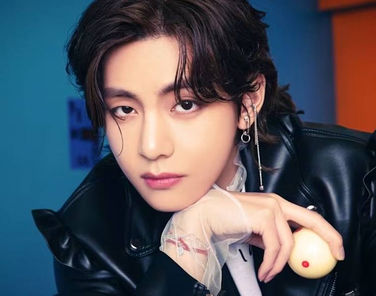 V nhóm BTS tiết lộ đang điều trị giảm thính lực