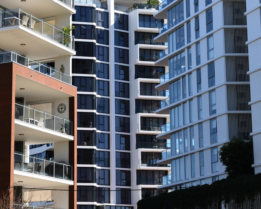 Lending to property investors falls sharply in 'tiny' step towards fairer housing market in Australia, expert says