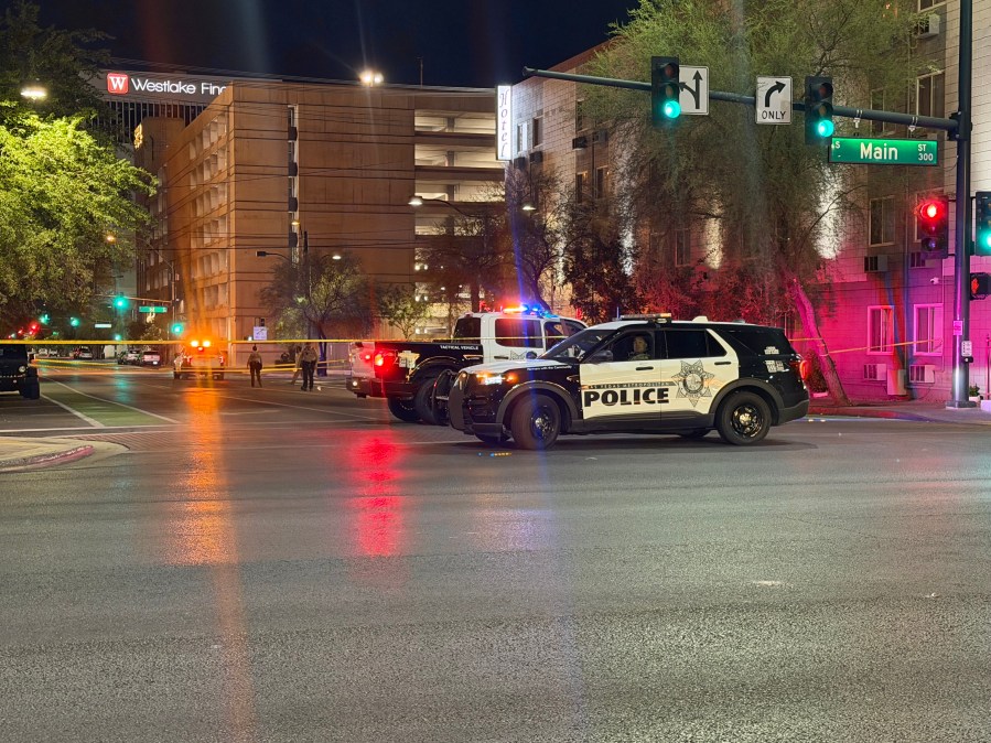 1 dead, 1 arrested following fight in downtown Las Vegas