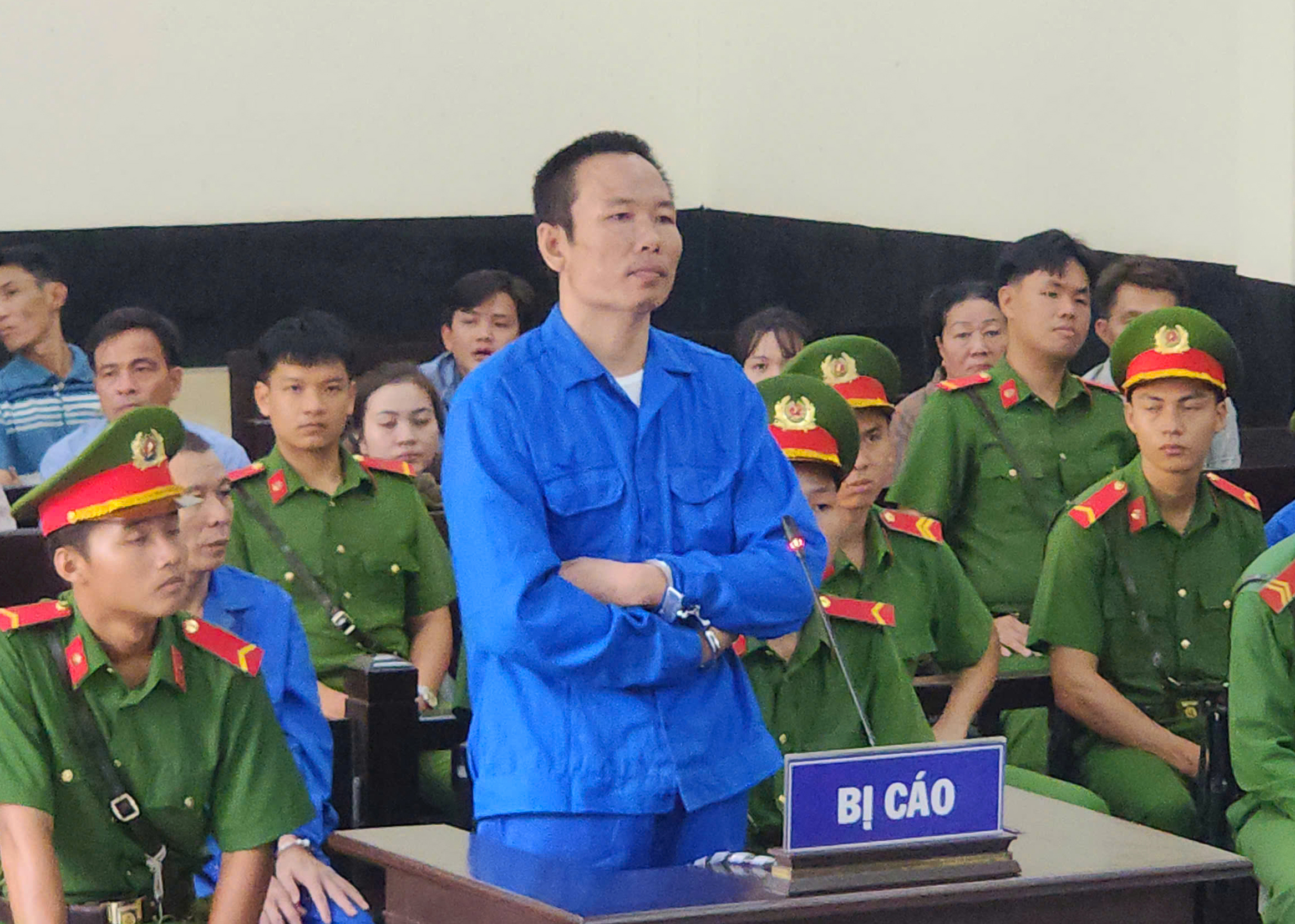 Kẻ dùng dao truy sát cả nhà bạn gái lĩnh án tử hình
