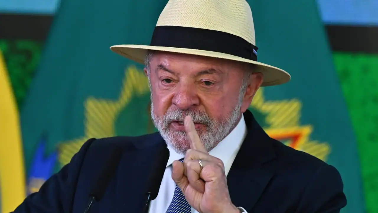 Lula apresenta 88 certidões criminais à justiça eleitoral ao registrar candidatura