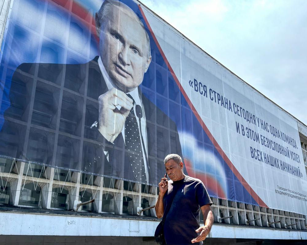 Putin's recruiters scramble to avoid second mass mobilisation as Ukraine losses mount