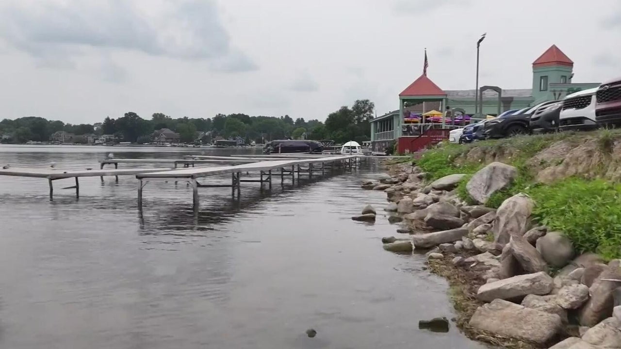 Walled Lake residents concerned about water levels
