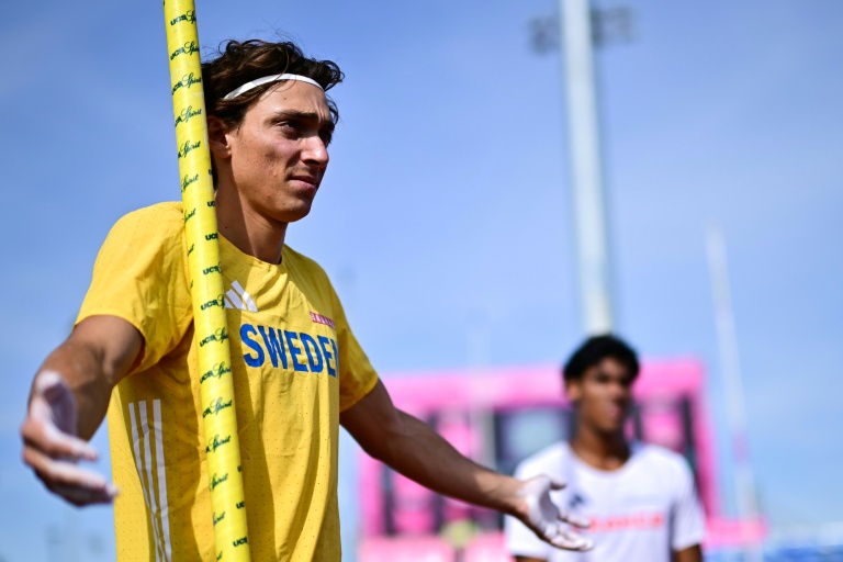 Duplantis into pole vault final at Euros