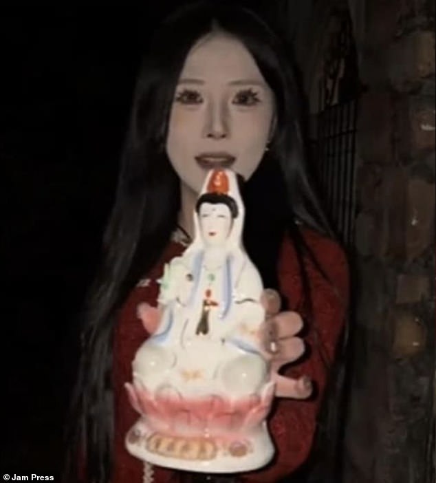 In August 2025, she filmed herself smashing a clay idol of Guanyin – the goddess of mercy and compassion