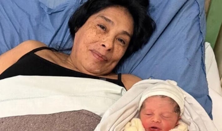 Mabel deu à luz aos 62 anos; David nasceu com 2,75 kg. Foto: Reprodução/Rede Social