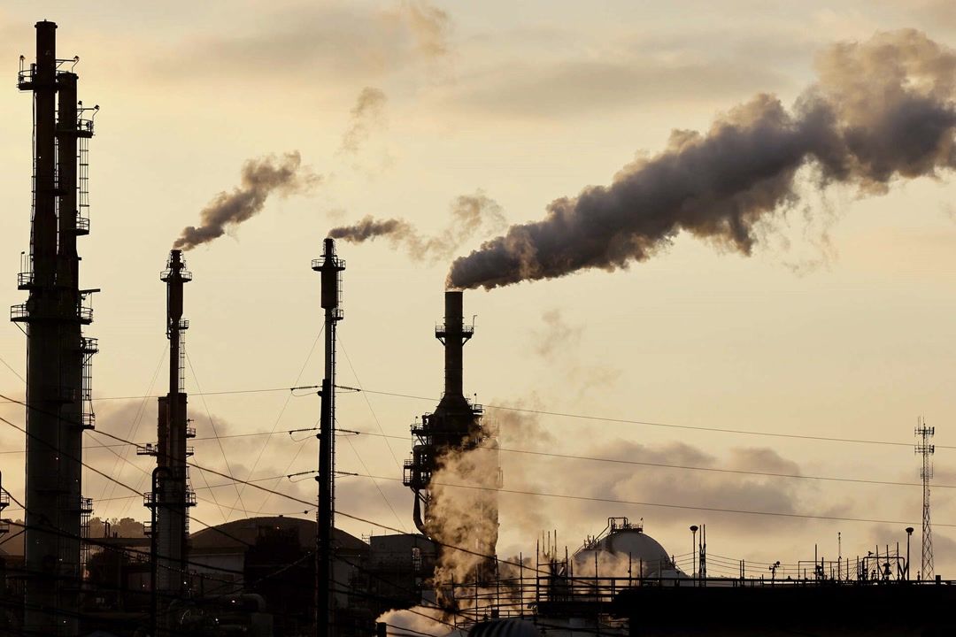 Phillips 66 left California. Now it's betting billions on selling fuel ...