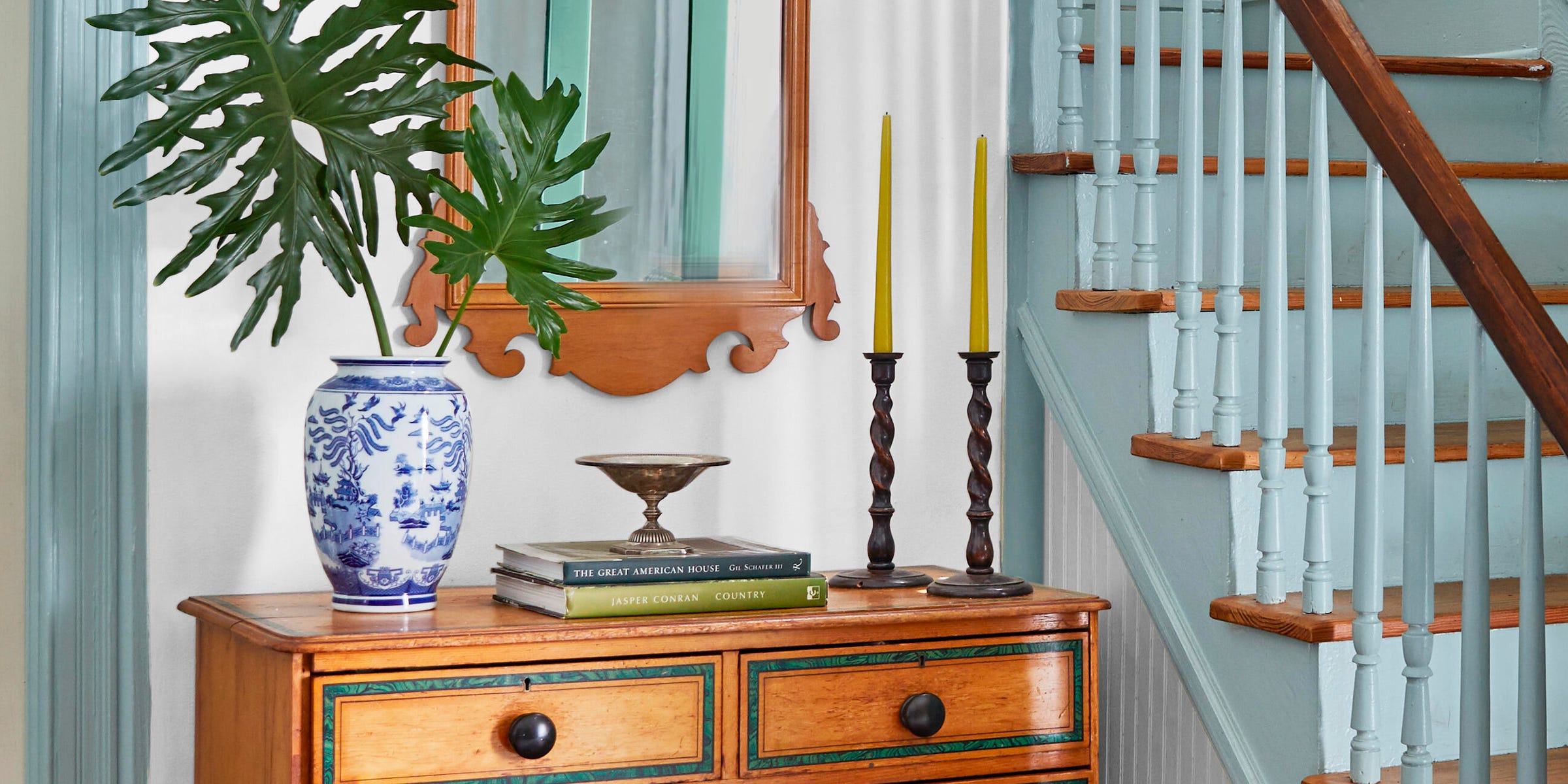 Small entryway? 7 designer tricks that make it feel instantly more inviting