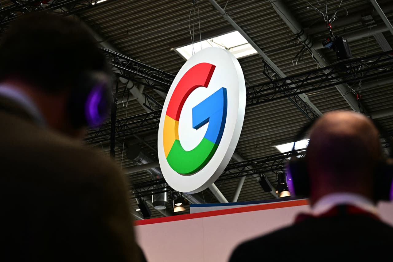 Berkshire boosted Alphabet, Delta stakes in 2nd quarter, sold Bank of America