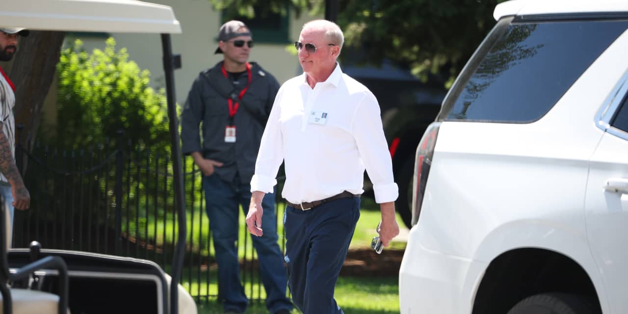 Berkshire Hathaway doubles down on the US housing market with a fresh bet on this stock