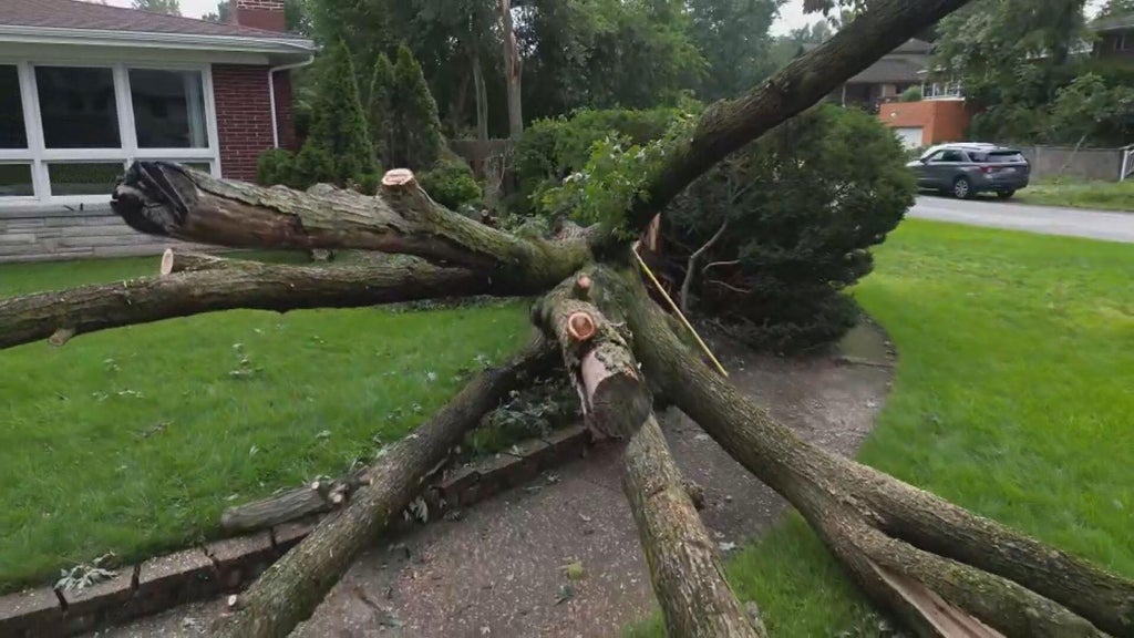 Nearly 175,000 in northwest Indiana still without power in wake of severe storms