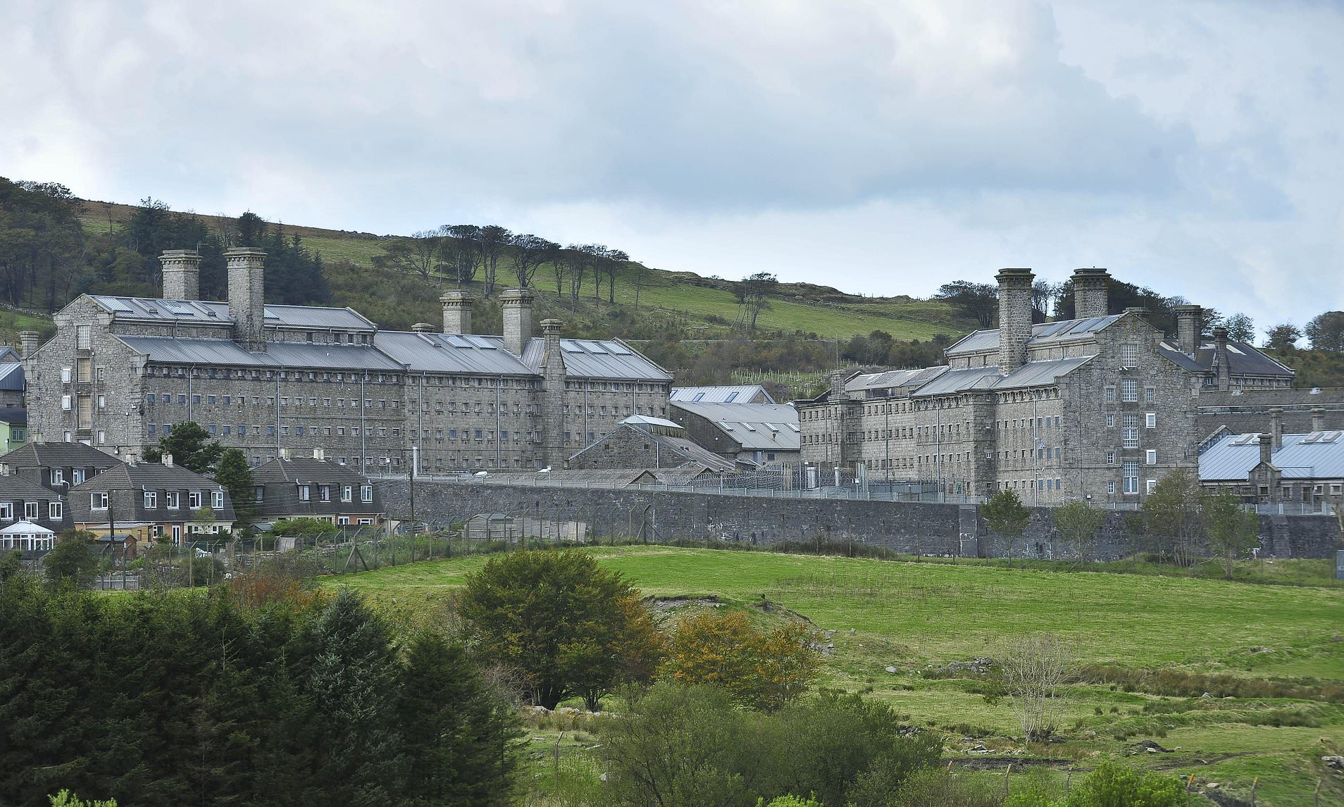 Thousands of prison cells are empty while Labour releases criminals early to tackle overcrowding