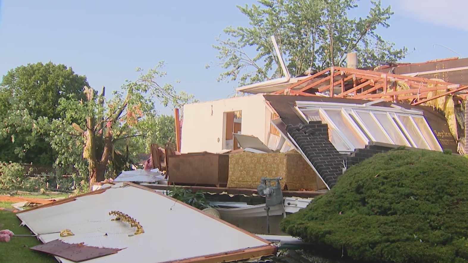 Pritzker signs bill providing flood relief for Illinois families ...