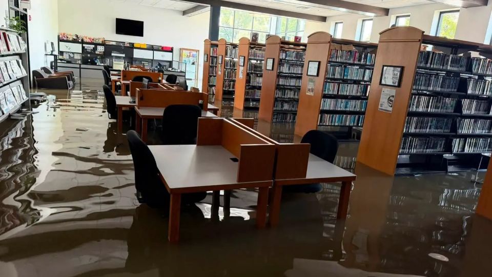 At least 6 dead as Midwest flooding drags into seventh day, more rain ahead