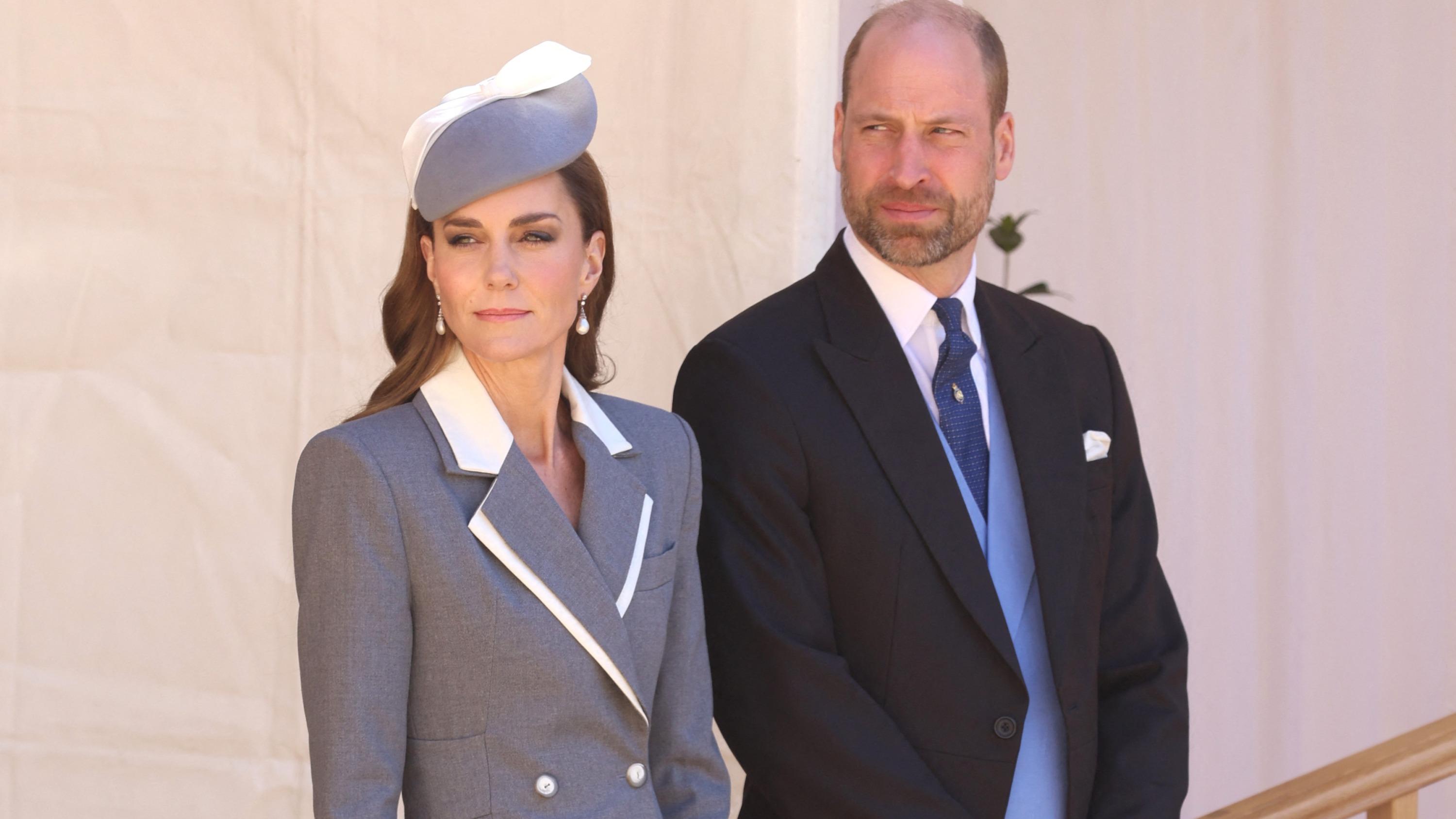 Il y a un an, Kate Middleton et William interrompaient leurs vacances : retour sur leur émouvant message chargé d’histoire