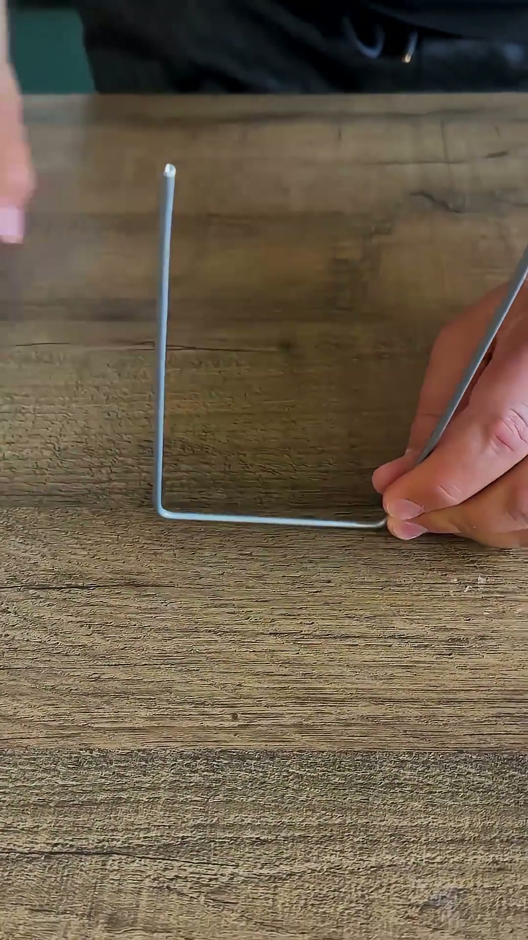 DIY phone stand using aluminum wire #easy #creative #phonestand #idea