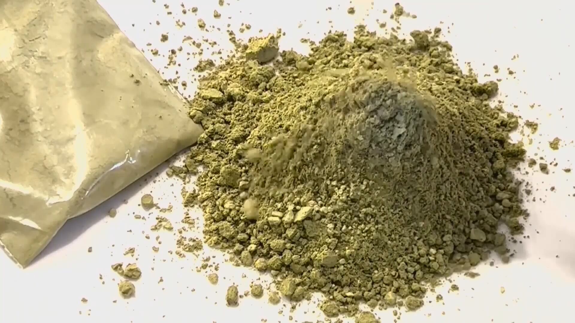 Kratom's growing popularity raises questions over benefits and risks