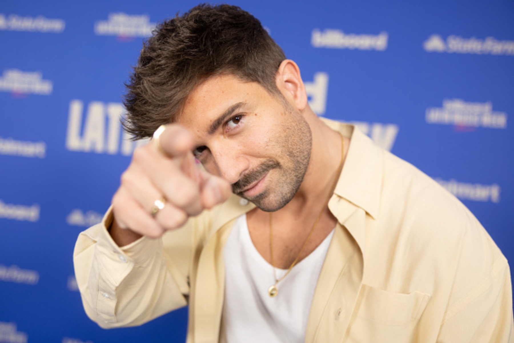 Pablo Alborán cancels Spain concert due to severe pneumonia