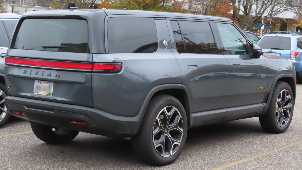 A notification can hide the backup camera on 98,828 Rivian electric trucks