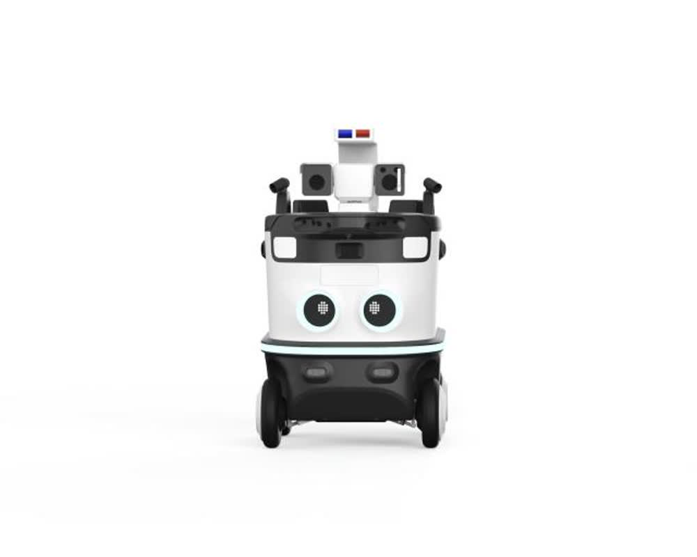 누가 더 궁궐 잘 지키나…AI 순찰로봇 비교