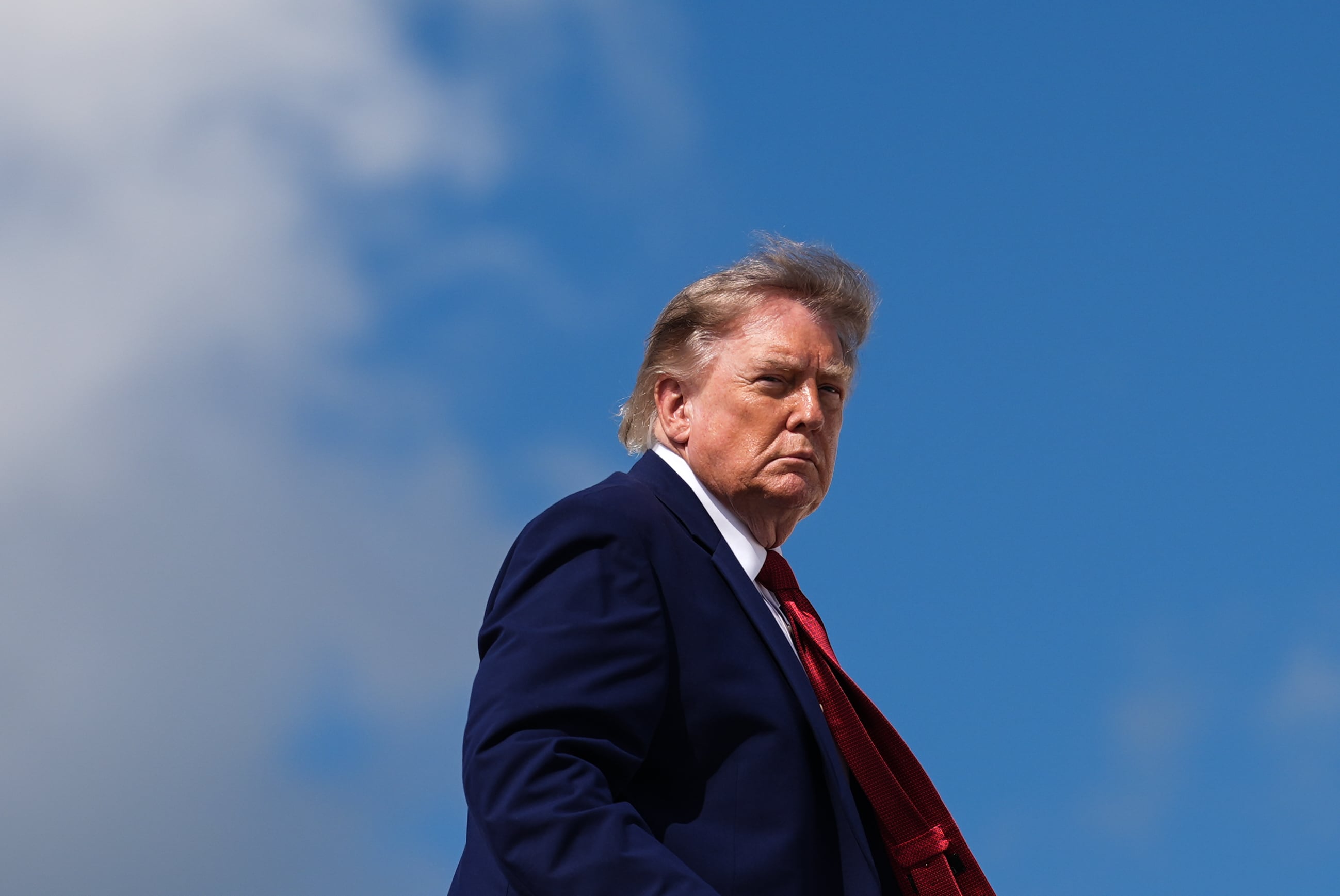 Trump pierde respaldo entre votantes latinos: 69% desaprueba su gestión ...