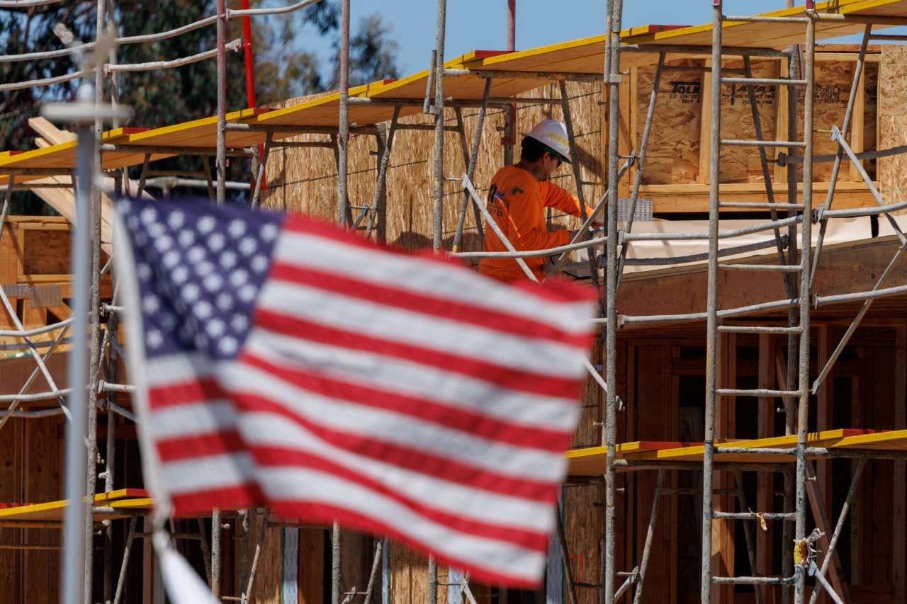 US leading indicators ticked up in July