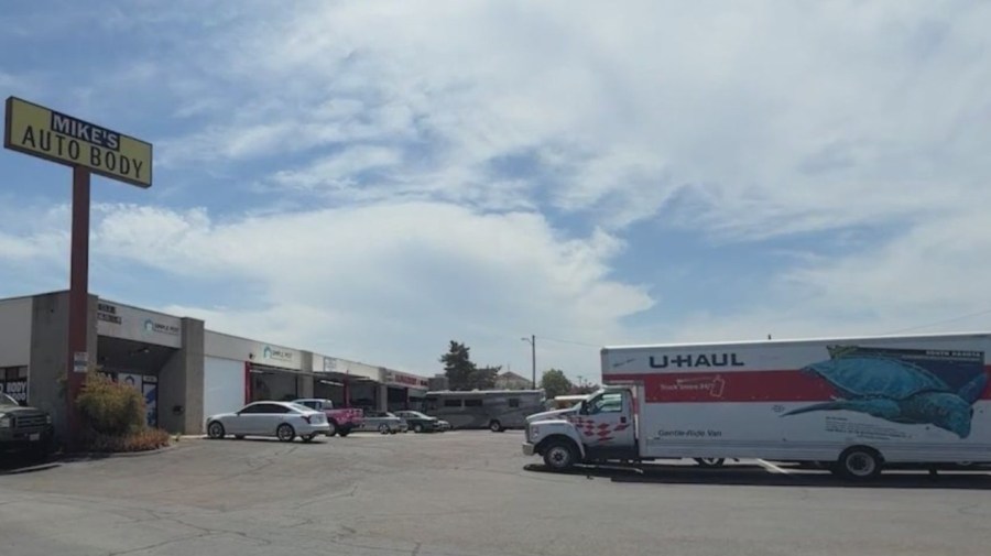 Thieves targeting businesses in Santee strip mall