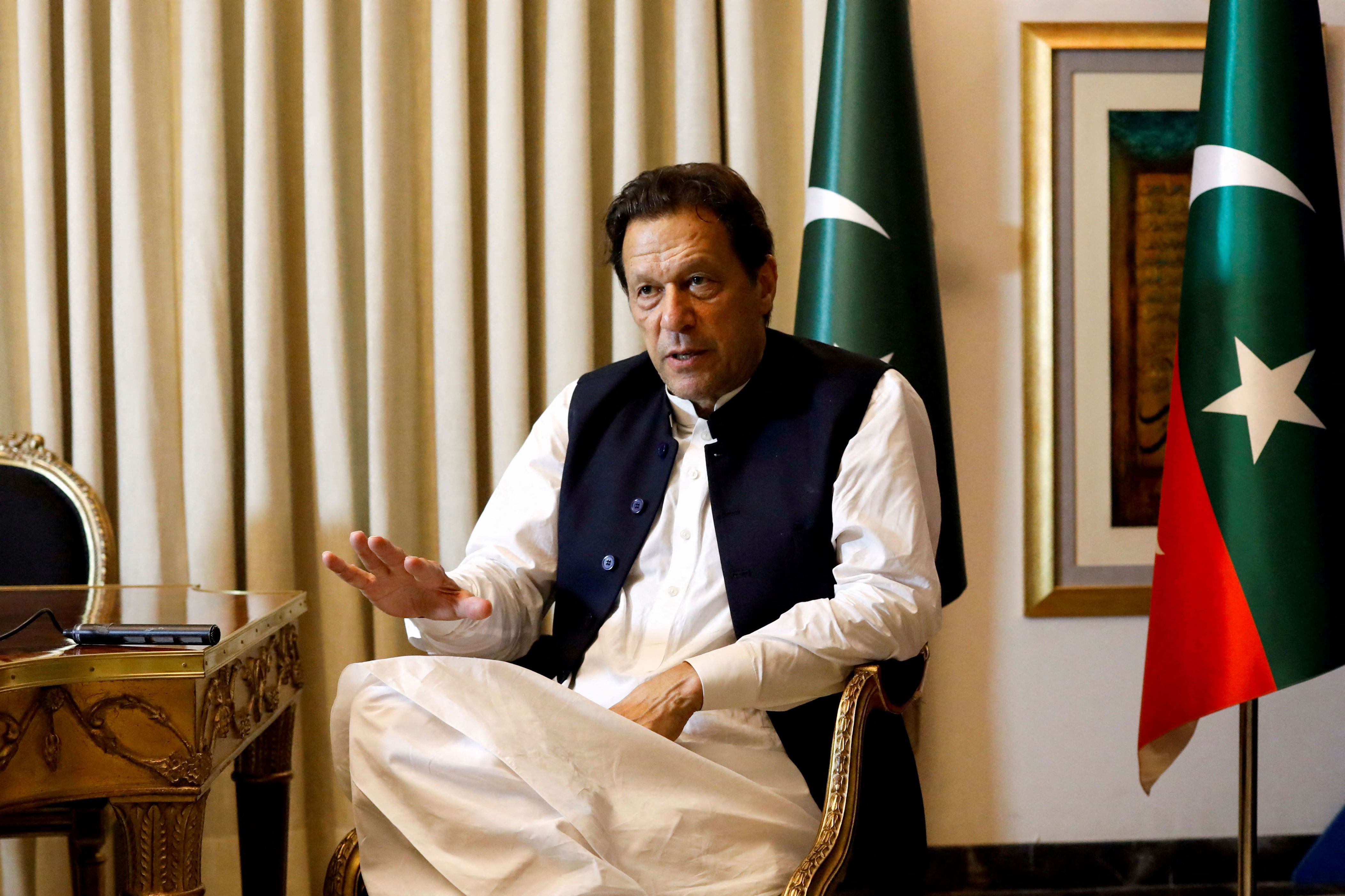 former-pakistan-prime-minister-imran-khan-returned-to-prison-after
