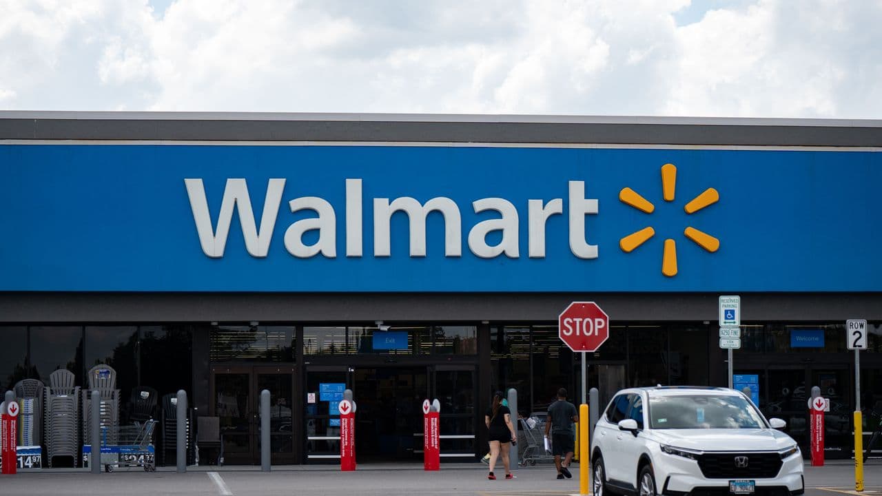 WMT vs TGT: Walmart has the scale, Target has turnaround momentum ...