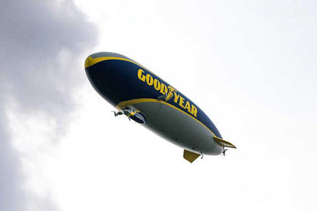 Never stop driving #197: Woodward Dream Cruise, a Goodyear blimp ride ...