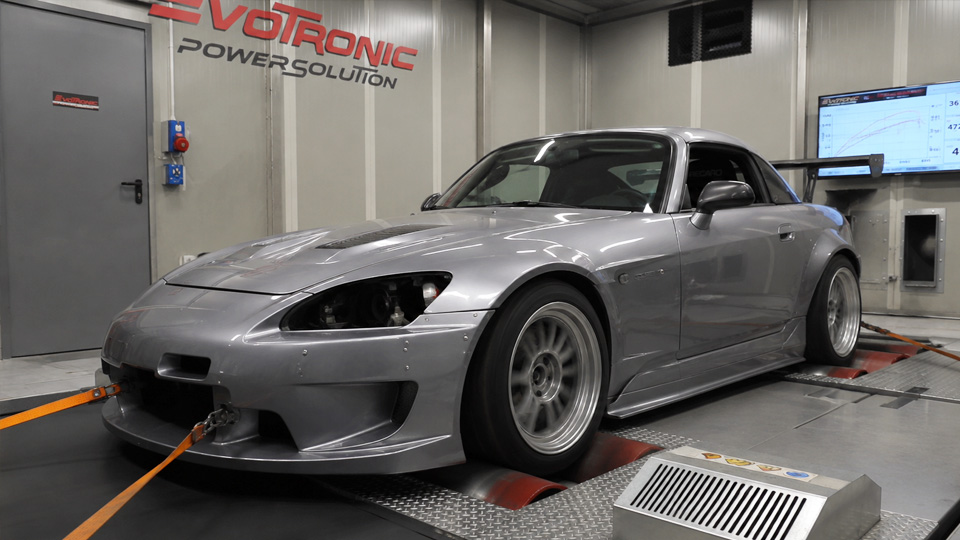 Supercharged Honda S2000 screams through dyno pulls