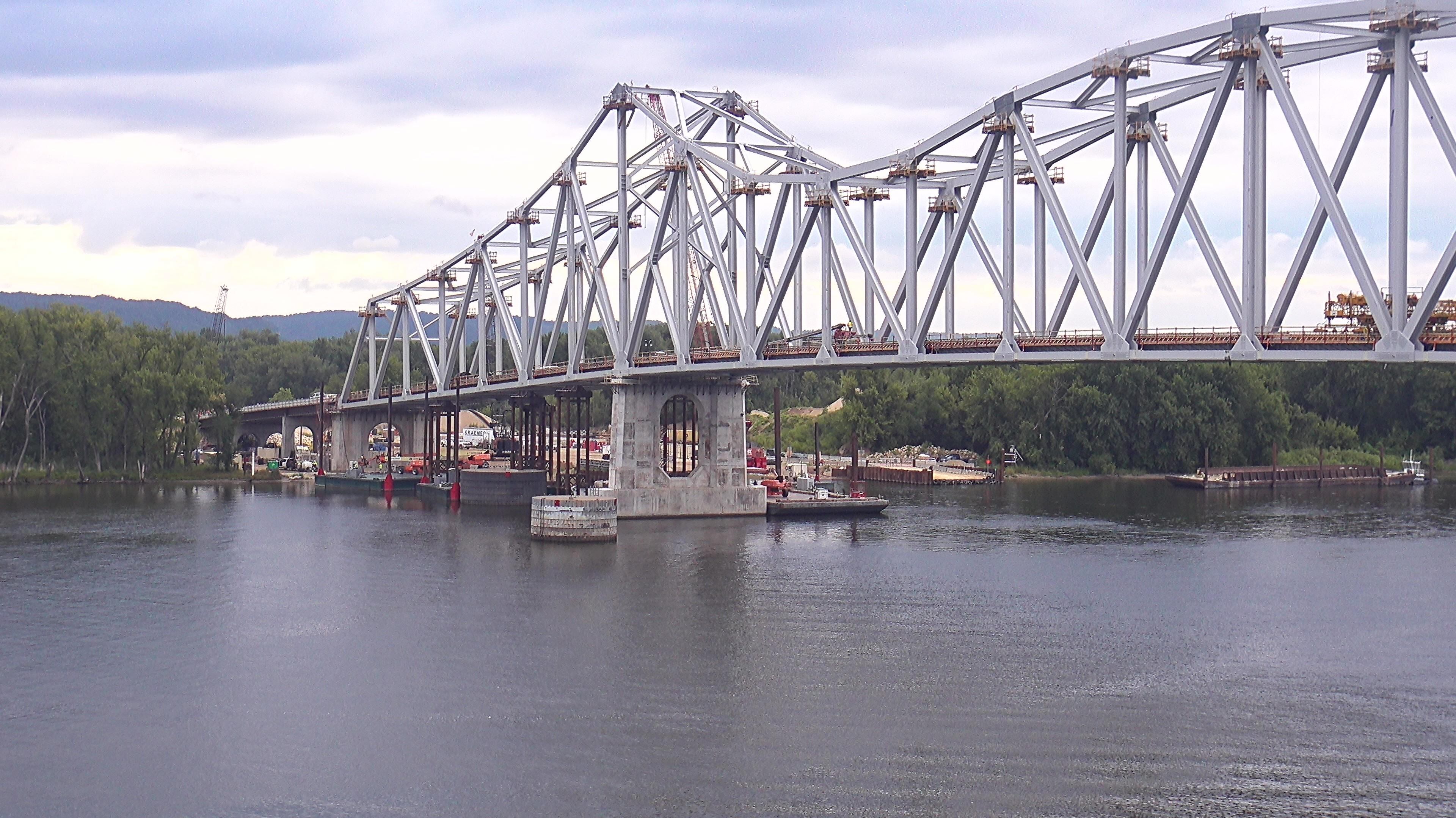Road delays announced near Lansing bridge construction zone