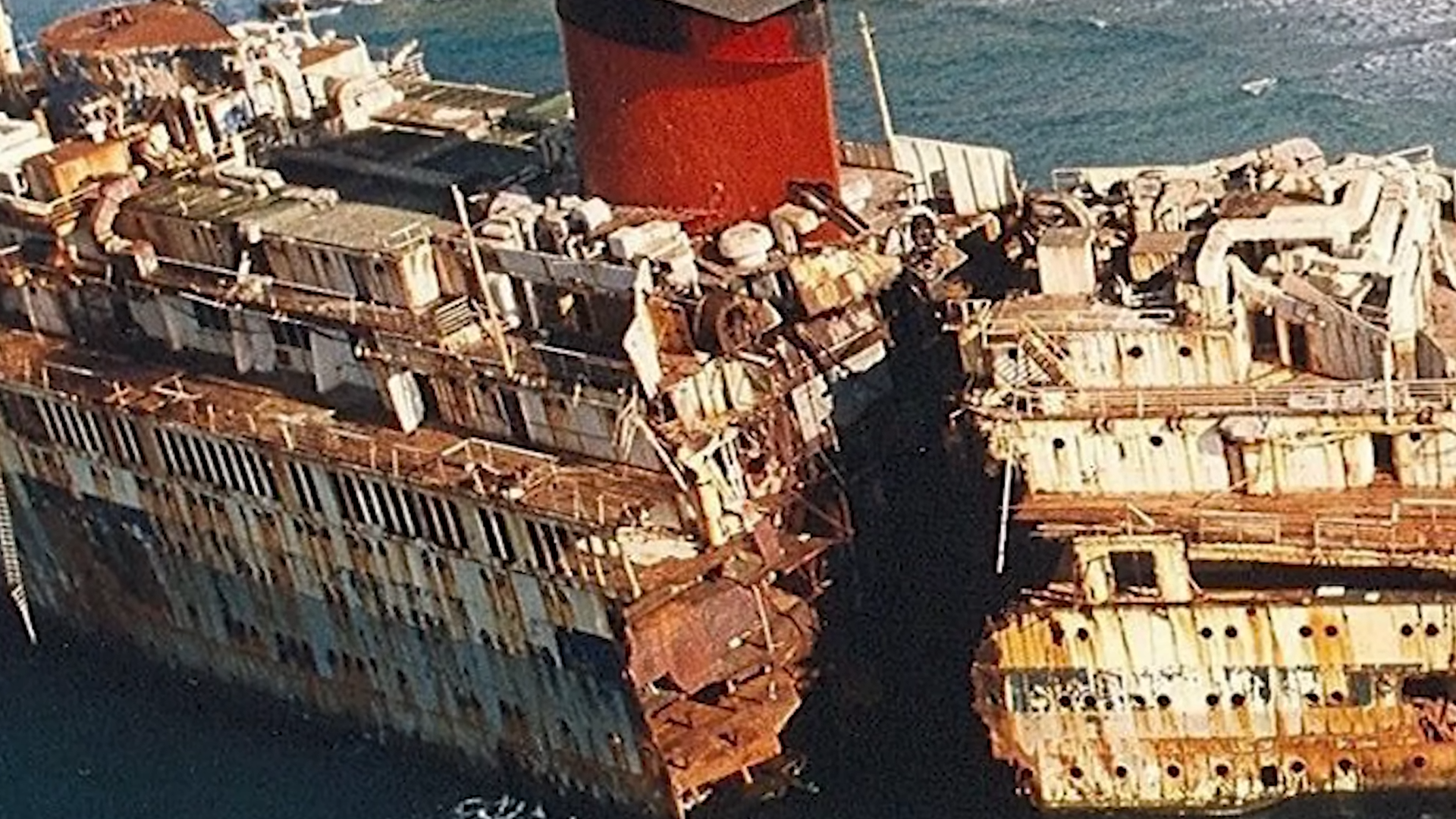 Titanic didn’t sink in one piece... the wreck proved the survivors were ...