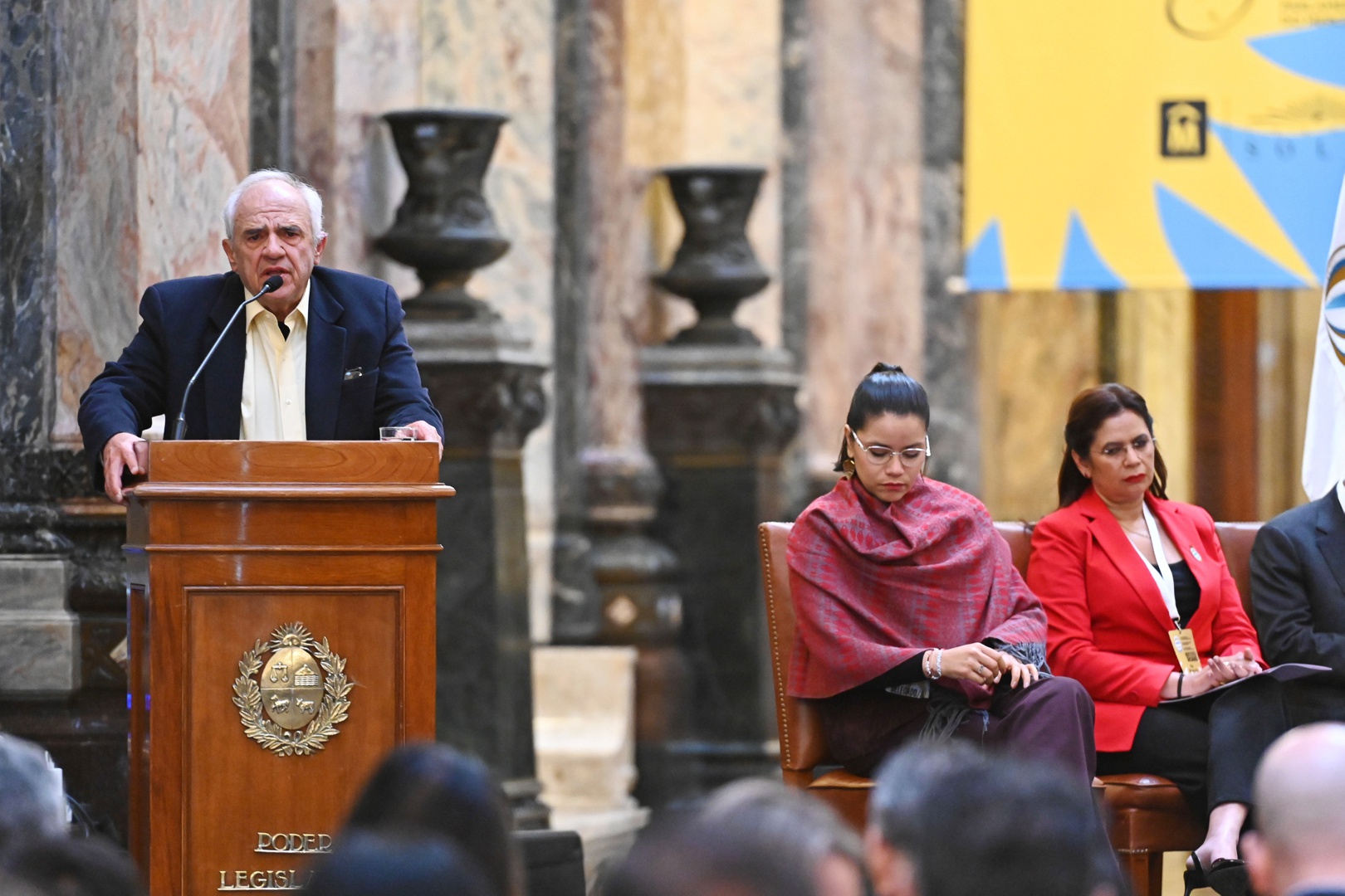 Ernesto Samper: "Estamos asistiendo a una verdadera invasión de nuestros países"