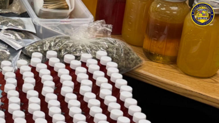 Honolulu police arrest 3, seize drugs and cash in Keeaumoku Street raid