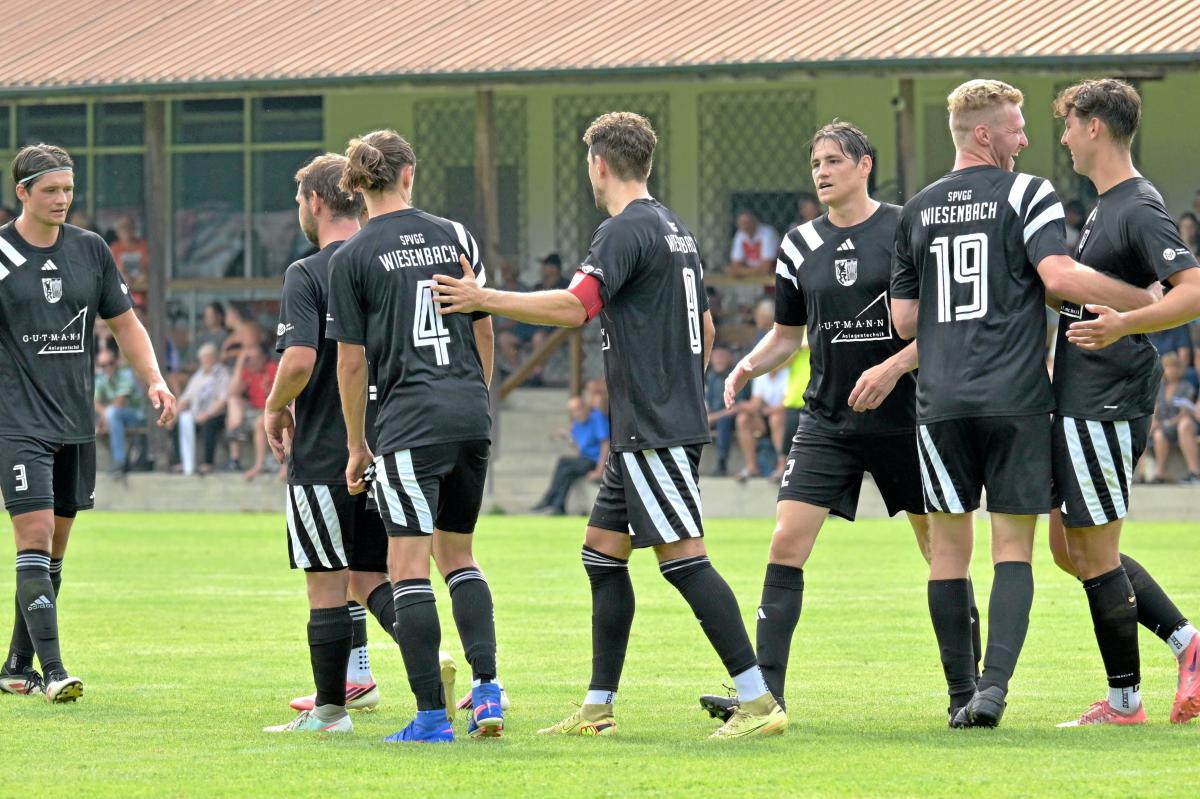  Kracherspiel In Wiesenbach Derbysamstag In Der Fu ball Kreisliga West
