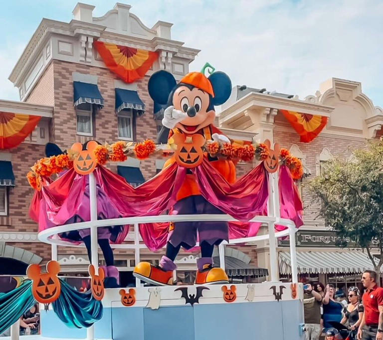 2027 Disneyland events calendar and schedule