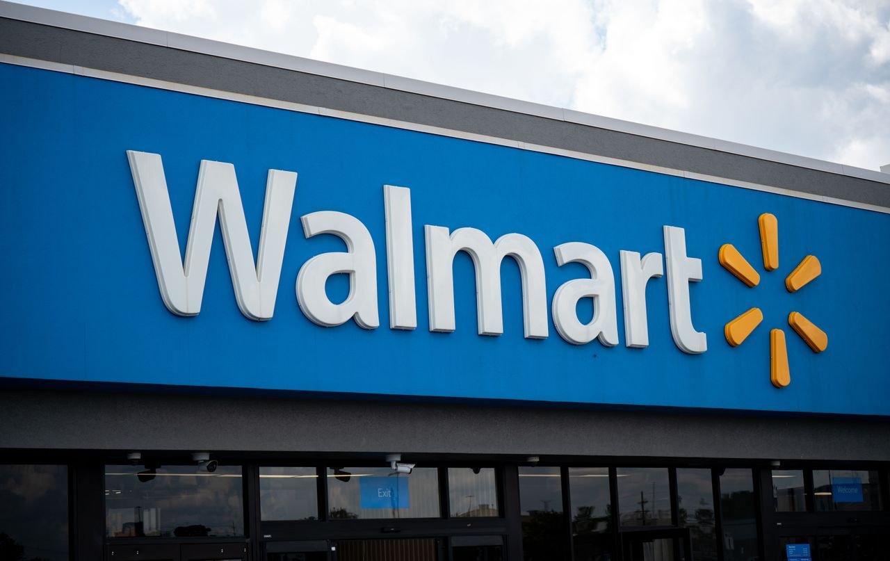 WMT brings tap-to-pay to US stores — Walmart adding Google Pay to its ...