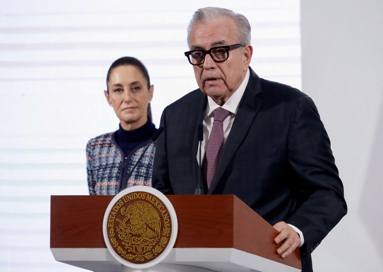 Mexican governor indicted by US vows return to office